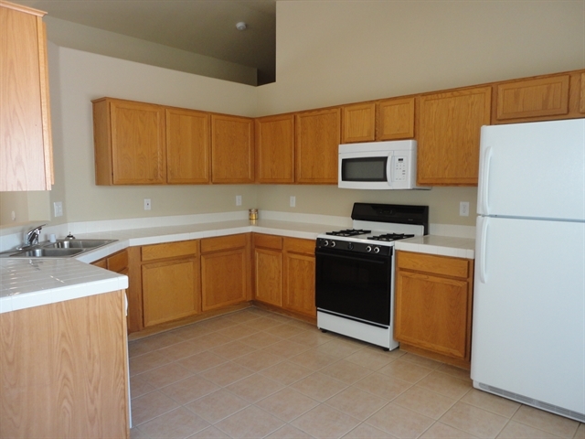 Building Photo - 265 Datura St