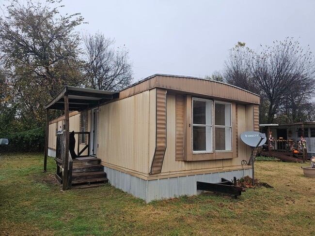 Building Photo - 2 bed 1 bath rental Next to  City Park