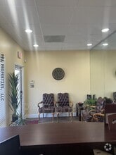 Building Photo - 3717 University Dr