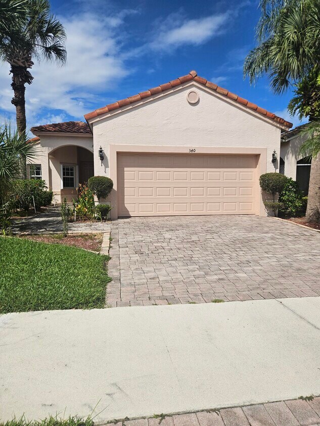 Foto principal - 340 NW Breezy Point Loop
