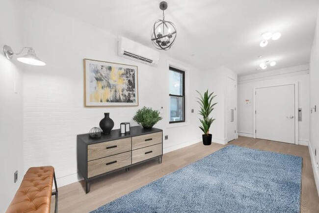 Foto del edificio - 547 W 47th St