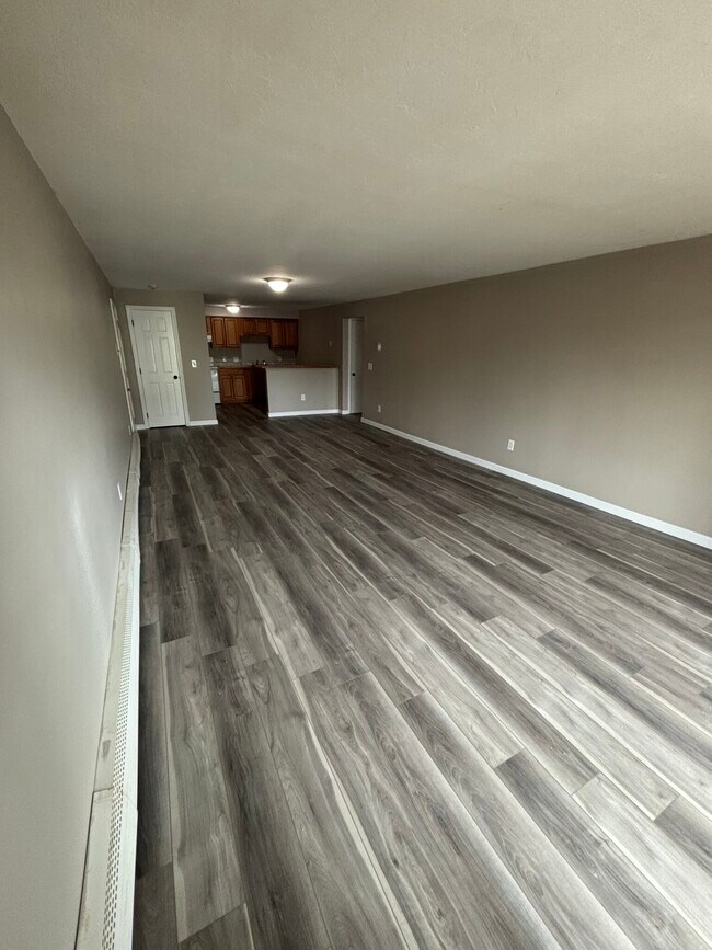 Building Photo - 147 Perry Ave