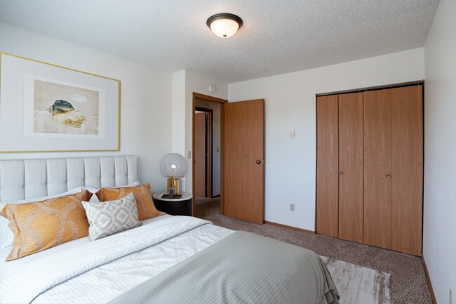 Fargo, ND Westview Towers Apartments | Bedroom - Westview Towers