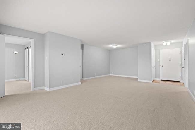 Foto del edificio - 307 Yoakum Pkwy