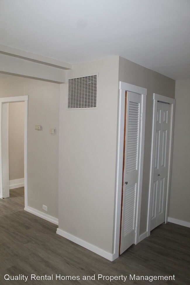 Building Photo - 2 br, 1 bath House - 2136 E Bristol Rd