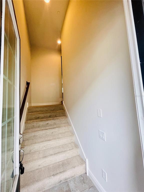Building Photo - 561 Scotia Pl