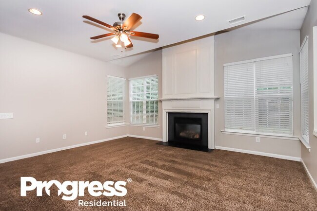 Building Photo - 10835 Fountaingrove Dr