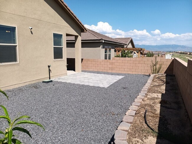 Building Photo - 4 Bedroom - 2 Bathroom , Newly built 2023!