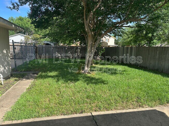 Foto del edificio - 5209 Pensacola Dr