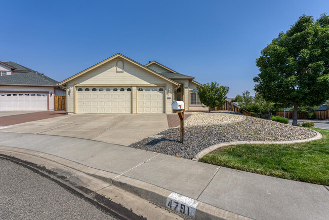 Building Photo - 4791 Mesa Meadows Dr