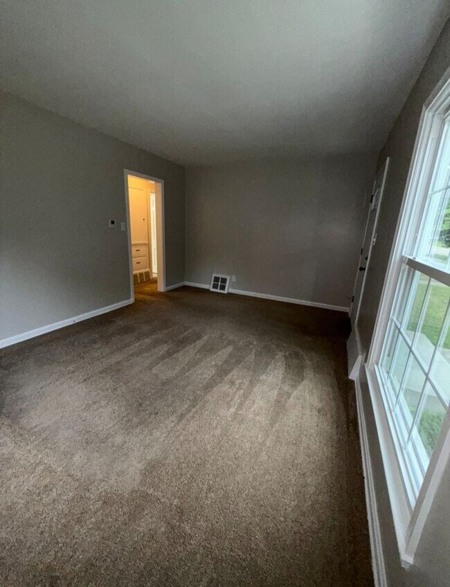 Foto del edificio - 3 Bed - 1 Bath House Available in Akron, Ohio