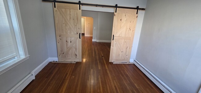 Building Photo - 44 Estes St