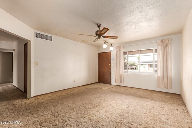 Foto del edificio - 1125 E 11th St