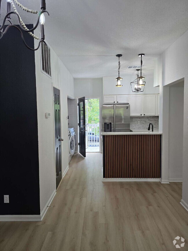 Building Photo - 12225 Apricot Dr