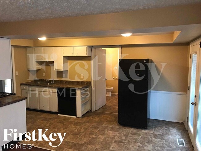 Building Photo - 10019 Catalina Dr