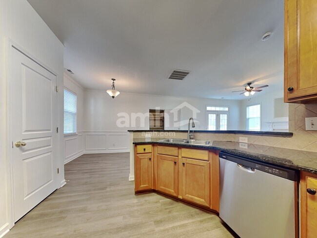 Foto del edificio - 8927 Cinder Ln