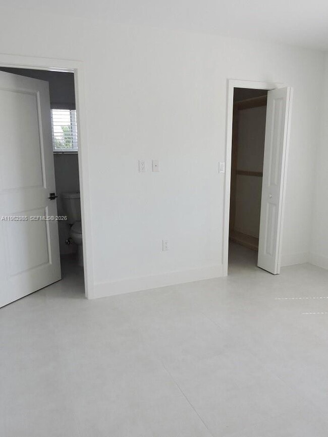 Building Photo - 3323 SW 87th Pl