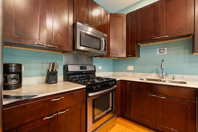 Foto del edificio - 2337 W Maypole Ave
