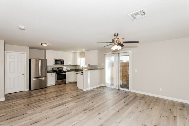 Foto del edificio - 8273 Oliver Twist Ln