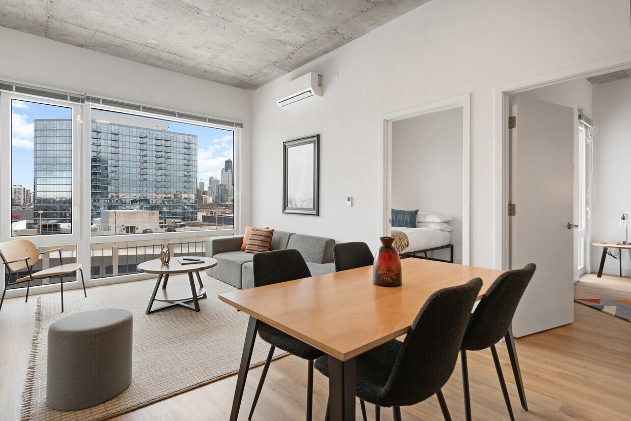 Foto principal - 853 W Blackhawk St