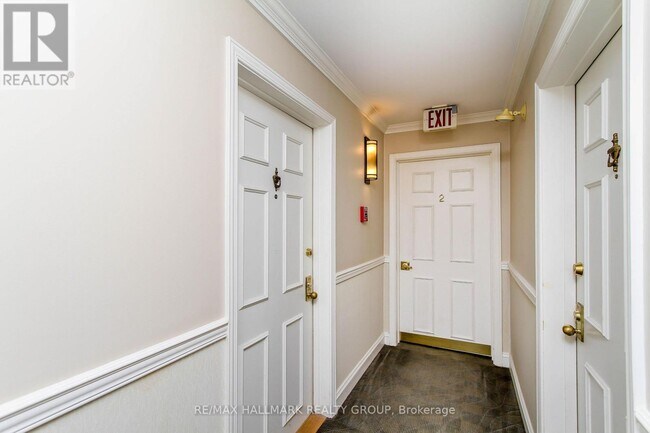 Building Photo - 201 - 222 BRUYERE STREET