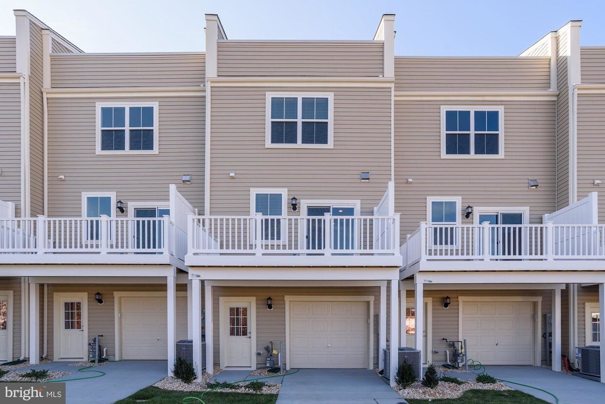 Foto principal - 7150 Banbury Dr