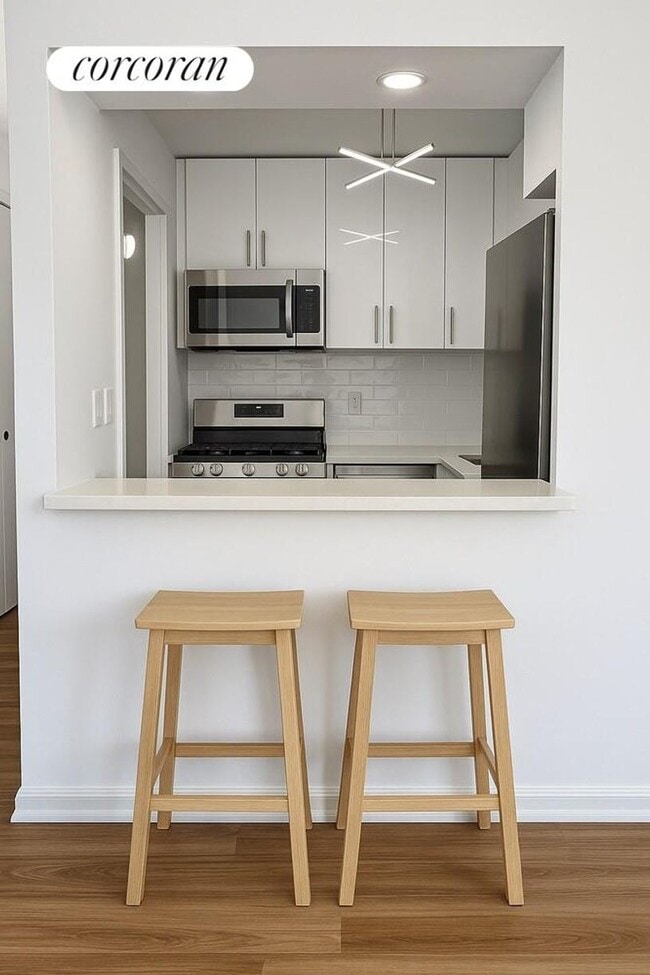 Building Photo - 301 E 45th St