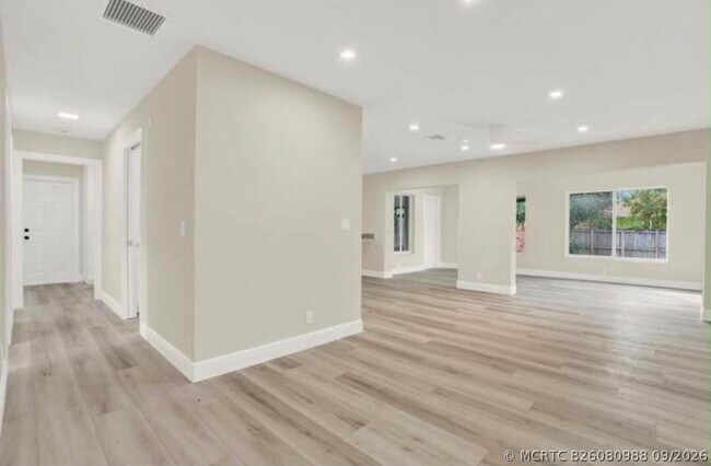 Foto del edificio - 6524 Sleepy Willow Way