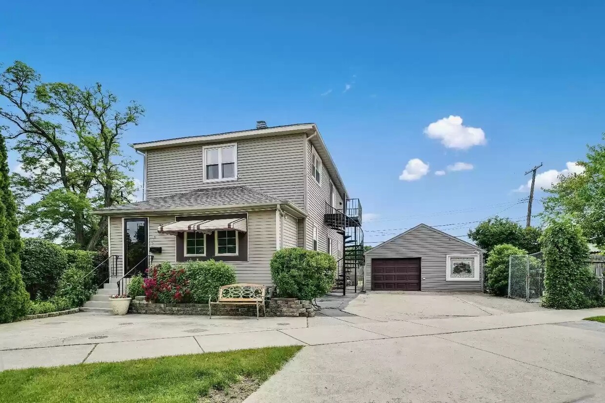 6041 Erie Ave, Hammond, IN 46320 House Rental in Hammond, IN