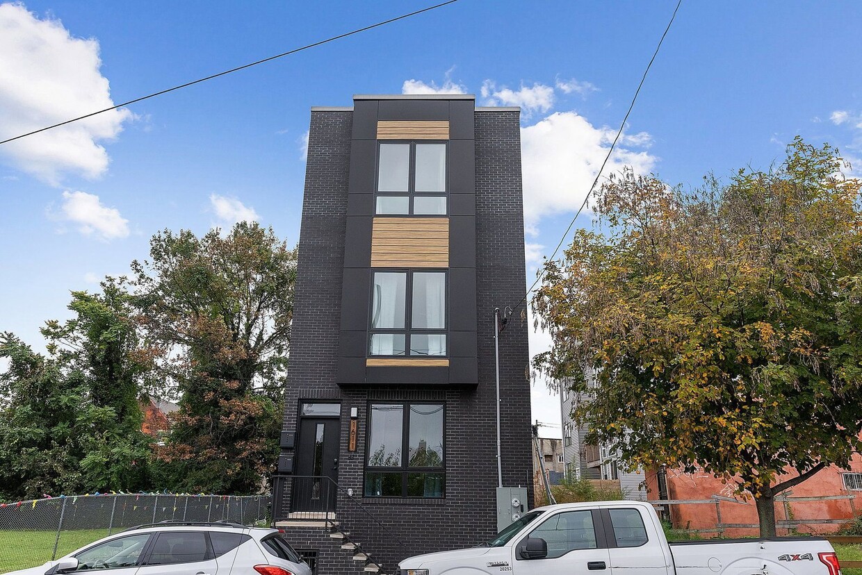 Photo - 1611 N 27th St