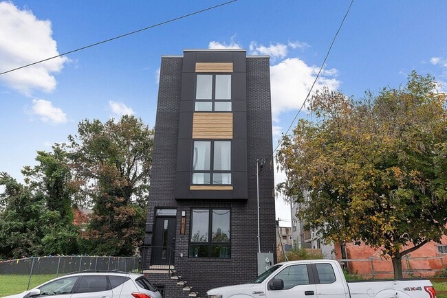 Photo - 1611 N 27th St Townhome