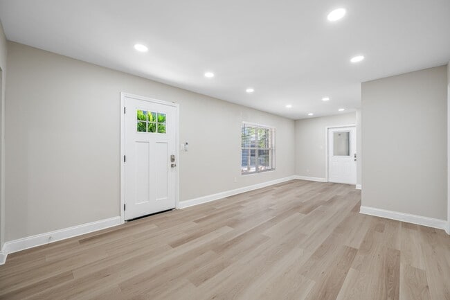 Foto del edificio - Modern Island Living at 140 E Davis – Reno...