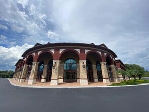 Building Photo - 4725 W Sand Lake Rd