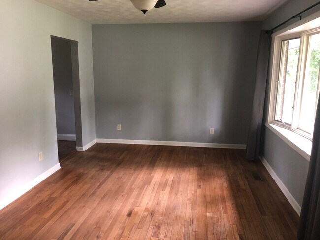 Foto del edificio - 3 bedroom home in Carbondale