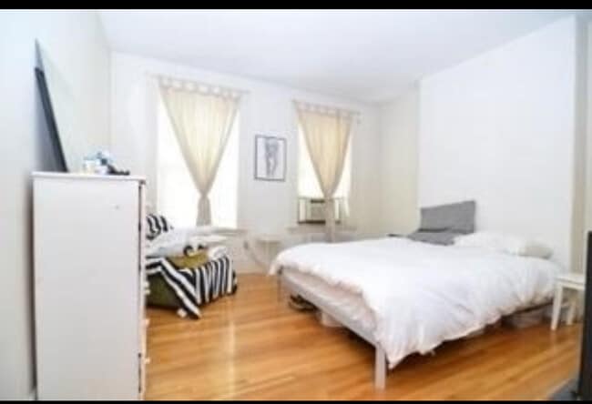 Building Photo - 19 Fayette St