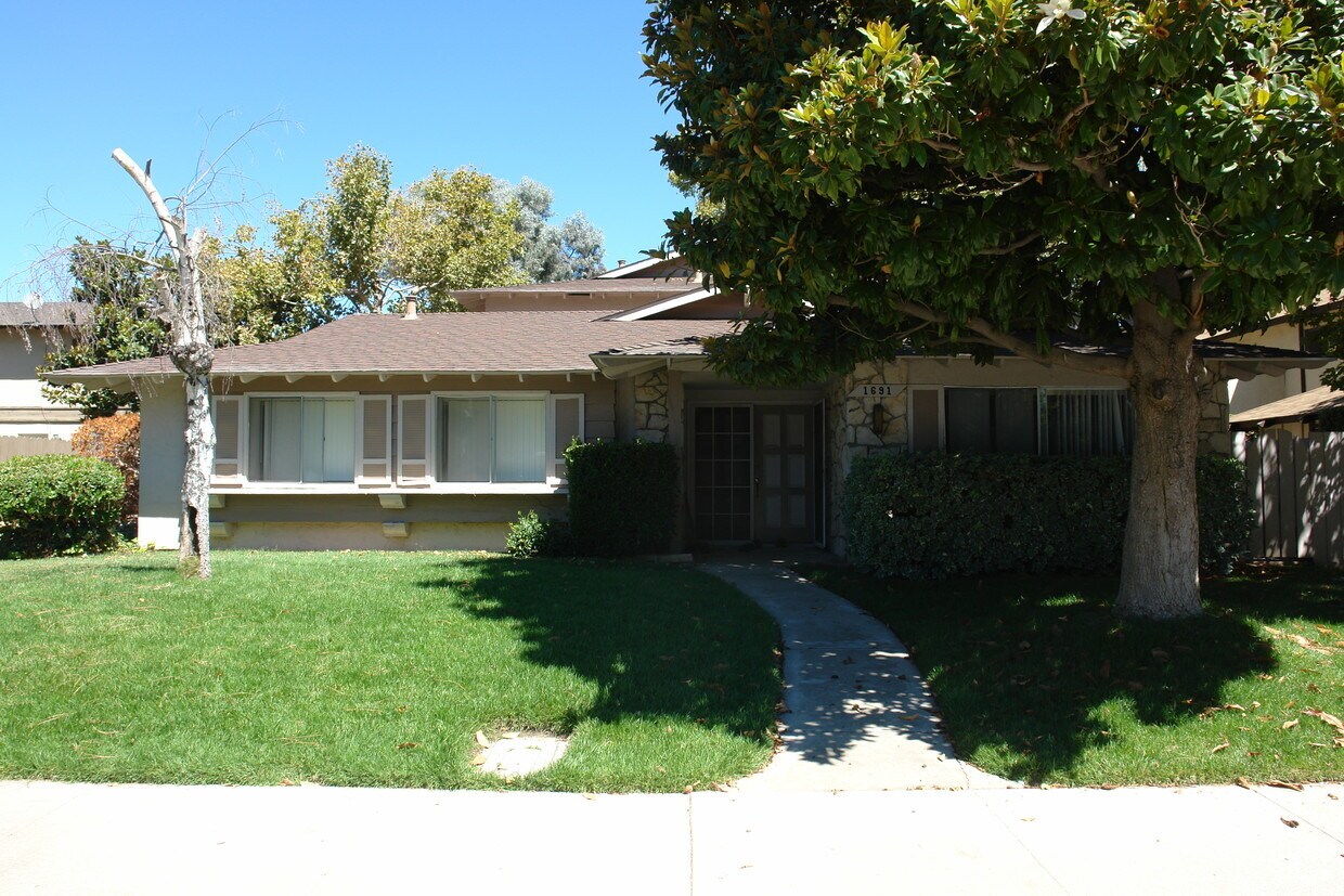 Foto principal - 1691 Stokes St