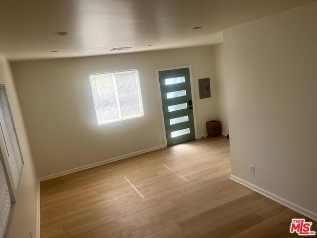 Building Photo - 5726 Lemona Ave