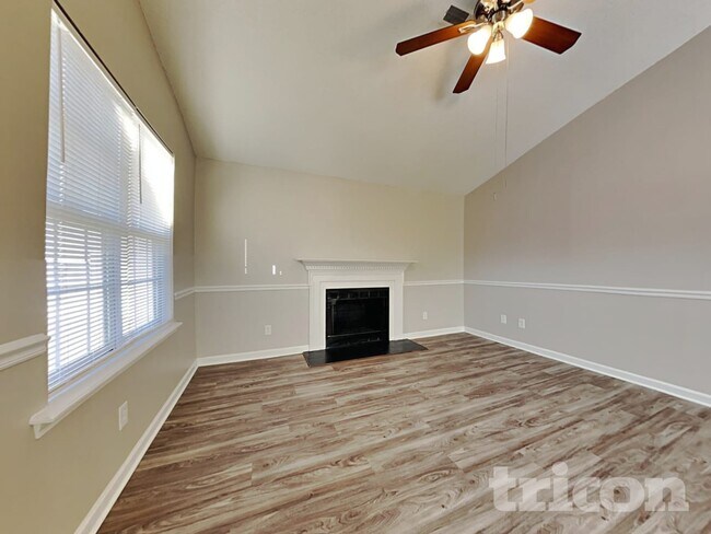 Foto del edificio - 120 Huntwood Trail