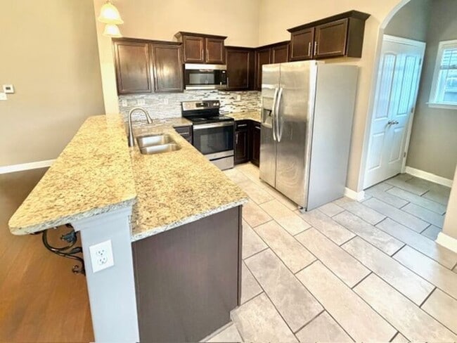 Building Photo - Now Leasing a 4 bedroom 3 bath home in Olive Branch