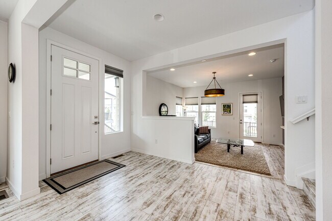 Foto del edificio - 8881 Southurst St
