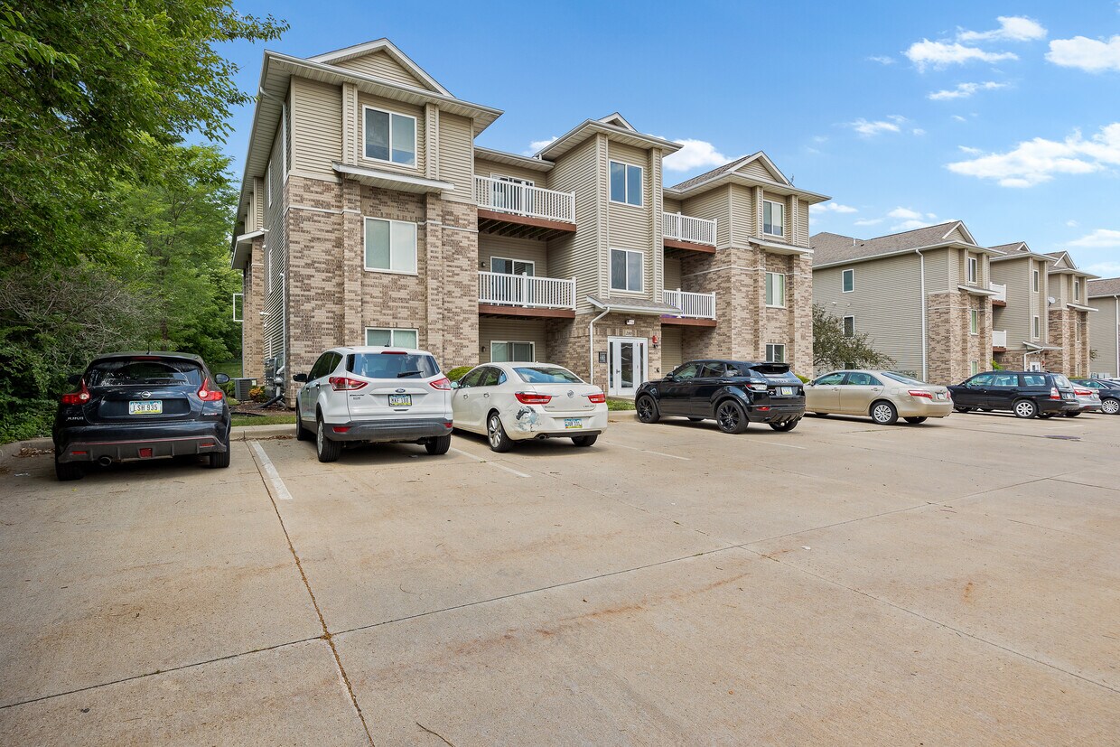 280 Sadler Ln Unit 102, North Liberty, IA 52317 Condo for Rent in