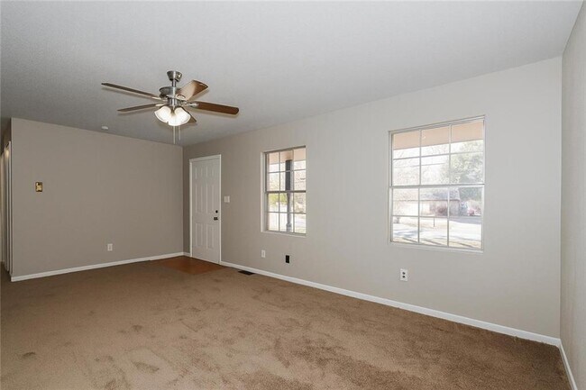 Foto del edificio - 8427 Attleboro Dr