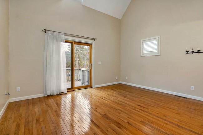 Building Photo - 108 Glengarry Dr