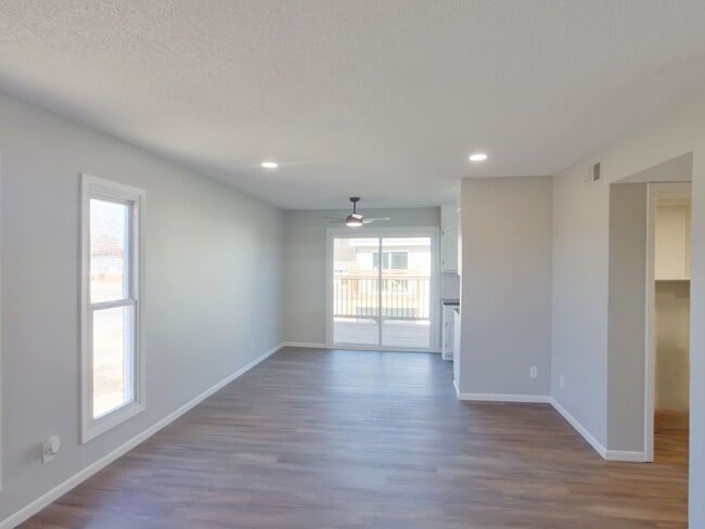 Building Photo - 242 N Acadia Ave