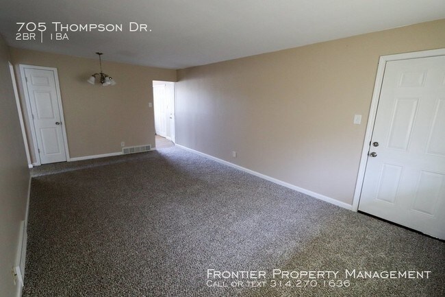 Building Photo - 705 Thompson Dr