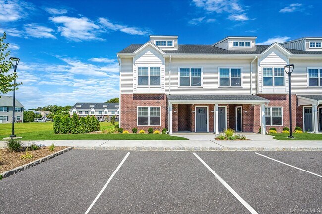 Foto del edificio - 725 Eastview Dr