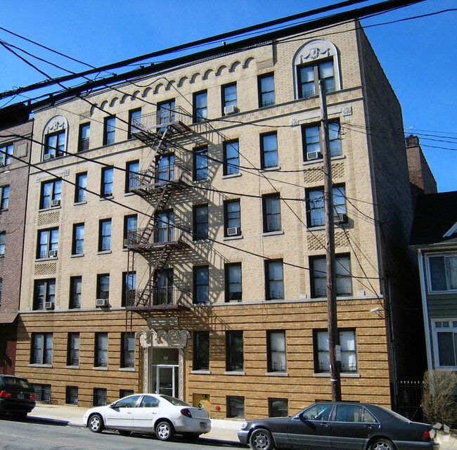 495 Van Cortlandt Park Ave, Yonkers, NY 10705 Apartments Yonkers, NY
