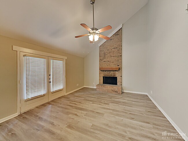 Building Photo - 1411 Chart Dr