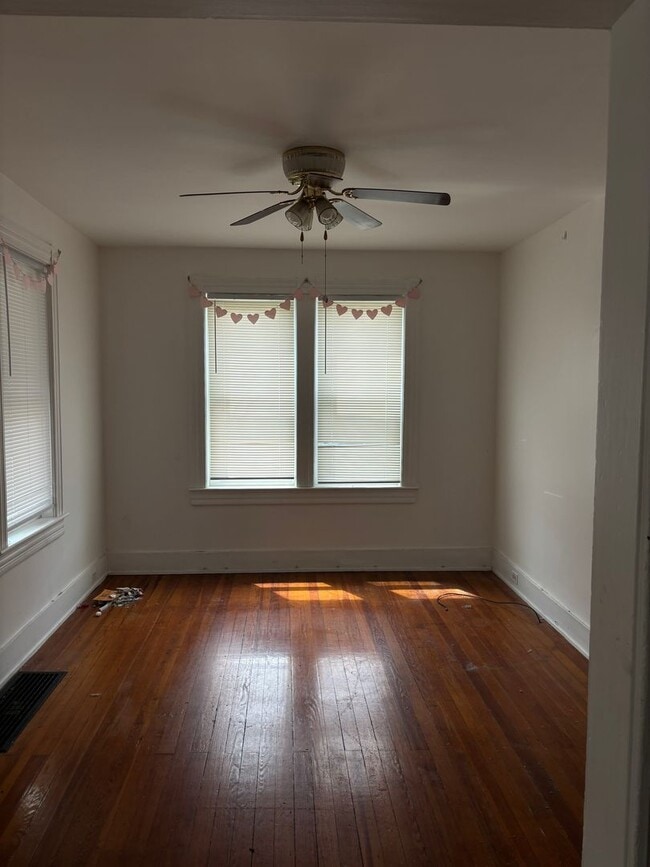 Foto del edificio - 4 Bedroom 2 bath ready Immediately