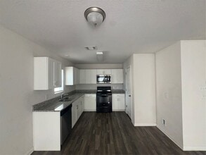 Building Photo - 15740 Del Norte Dr